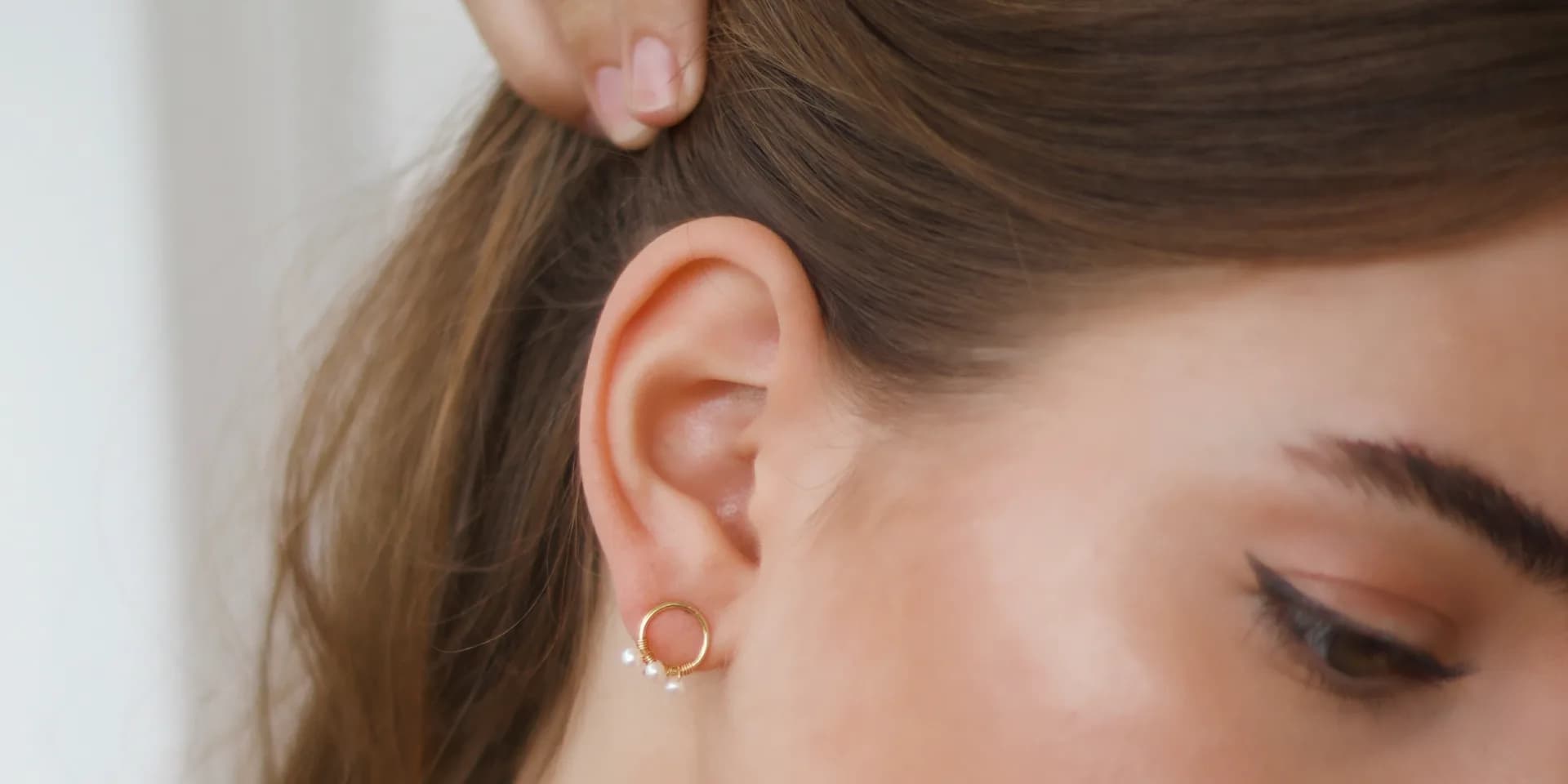 Ear-01