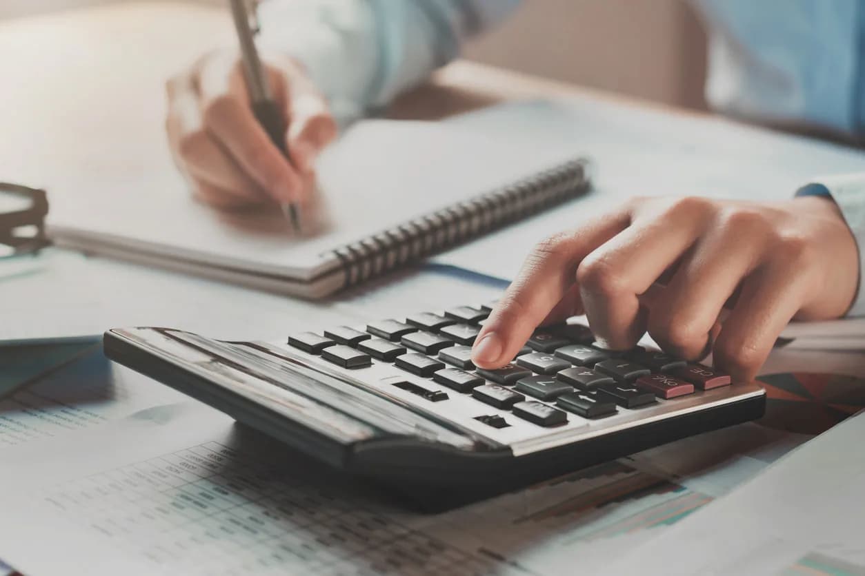7 Helpful Tips for Tracking Spending Habits That Actually Work!