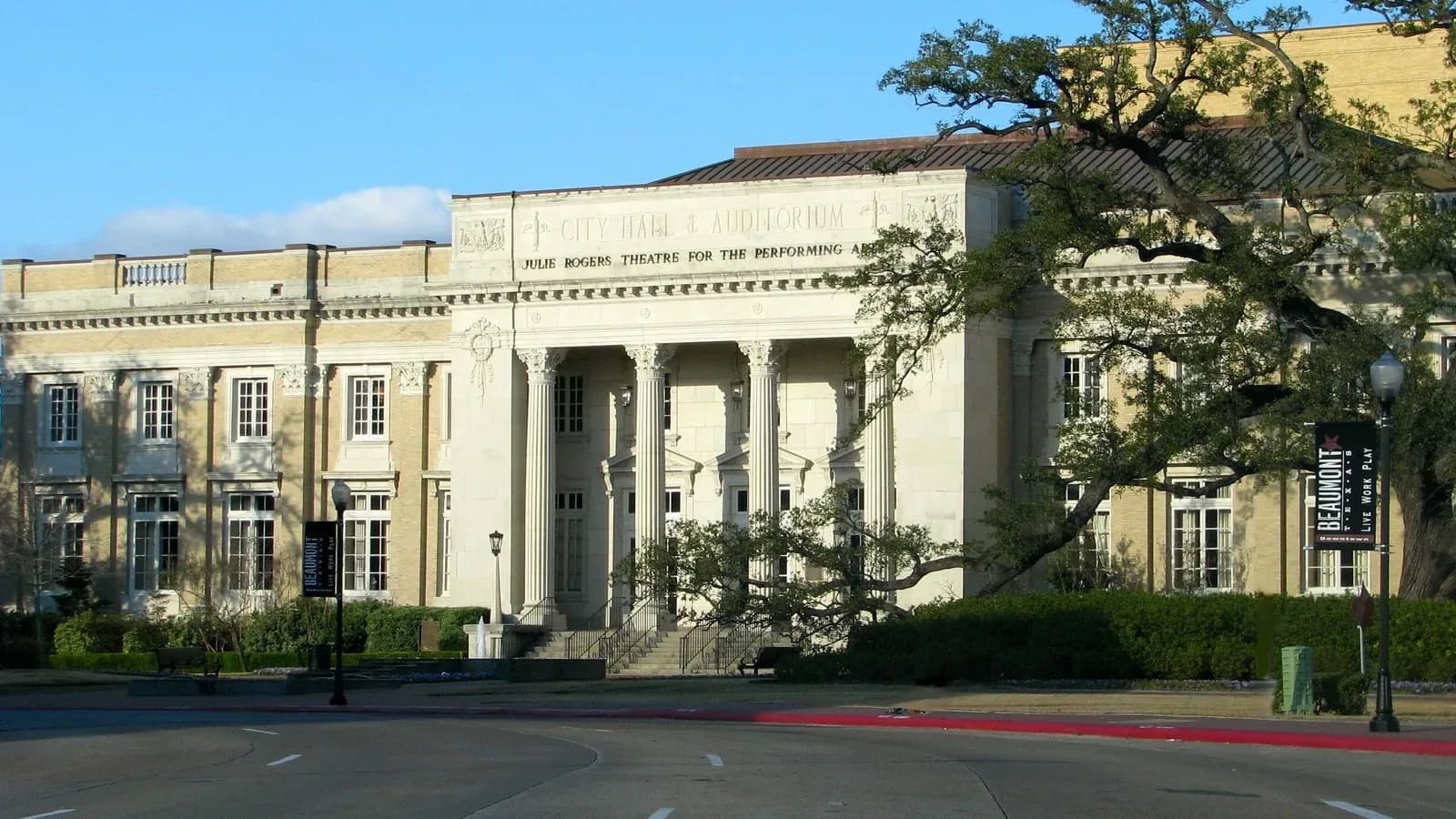 Symphony of Southeast Texas: The Voices of Romance, Beaumont, Texas