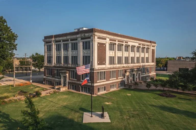 Local City Hall in Texas Voting May 2026