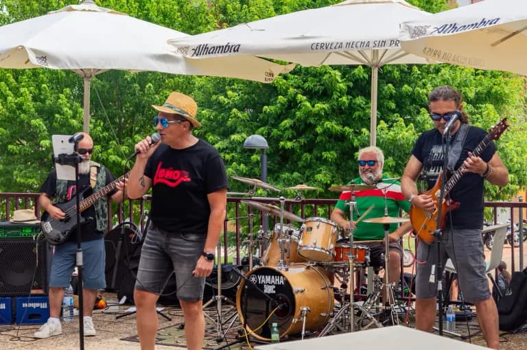 Where to Enjoy Live Music and a Relaxed Evening in Conroe