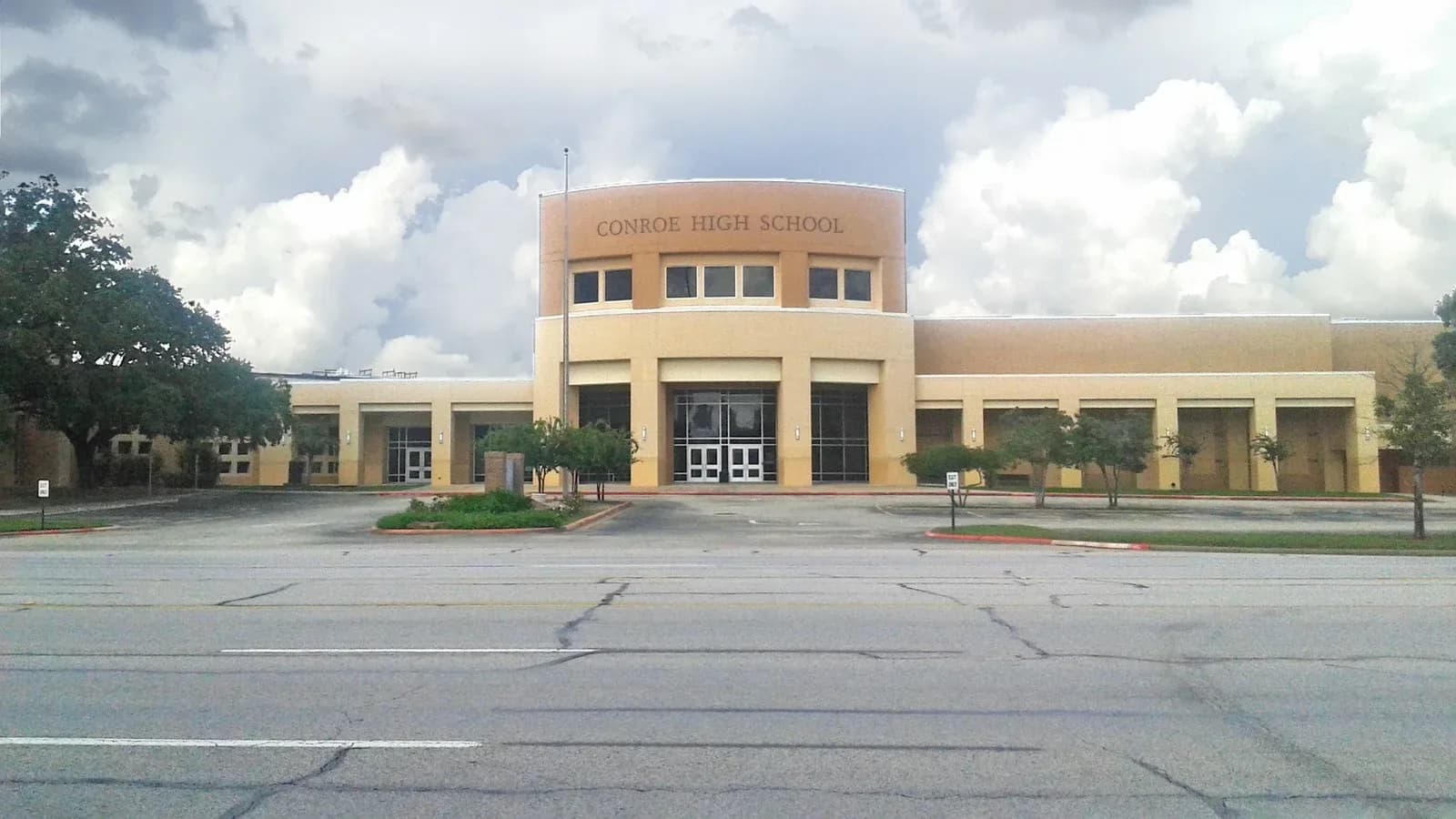 Front entrance of Conroe High School in Conroe, Texas