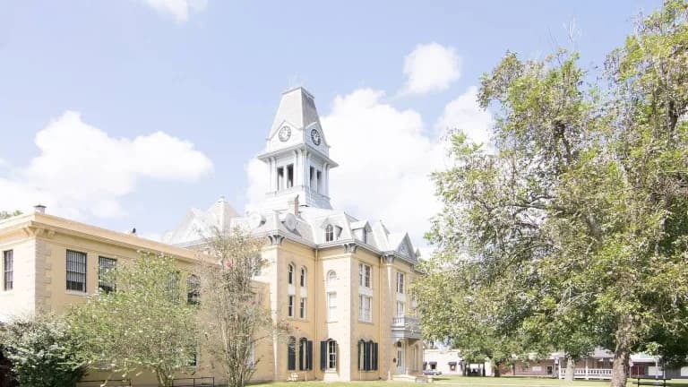 The Newton County Courthouse in Newton, Texas