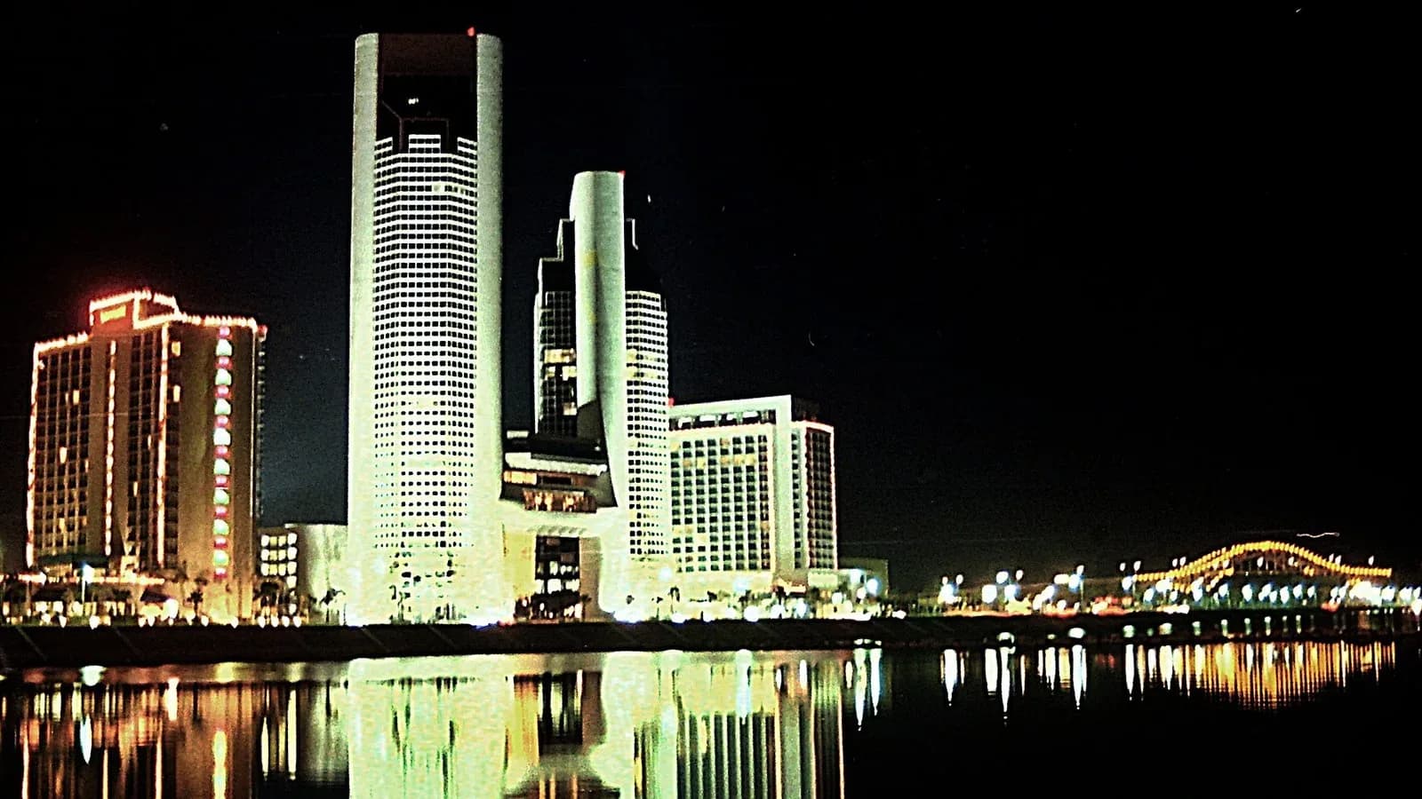 Holidays on the Harbor: H-E-B Holiday Tree Lighting & Illuminated Boat Parade, Corpus Christi, Texas