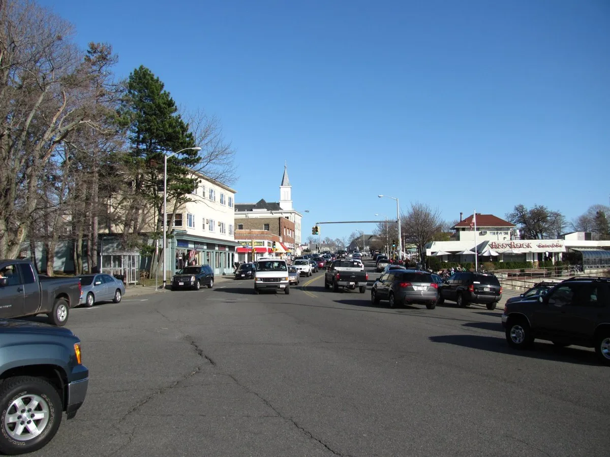 Massachusetts Route 129 running eastbound through Swampscott, Massachusetts