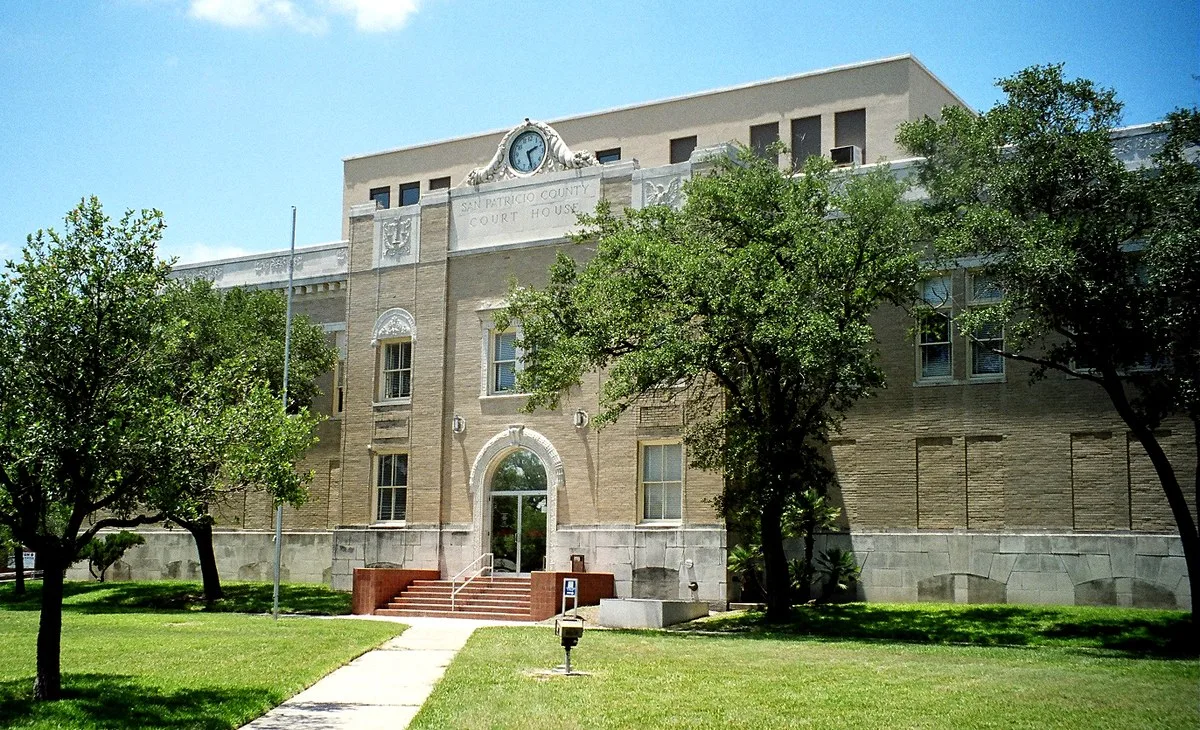 The San Patricio County Courthouse in Sinton, Texas