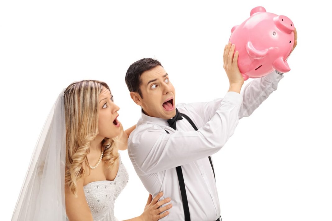 how to save money on a wedding